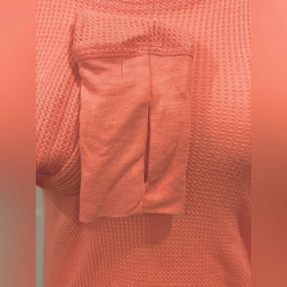 Coral Henley top with thumb hole sleeves - Picture 2 of 3